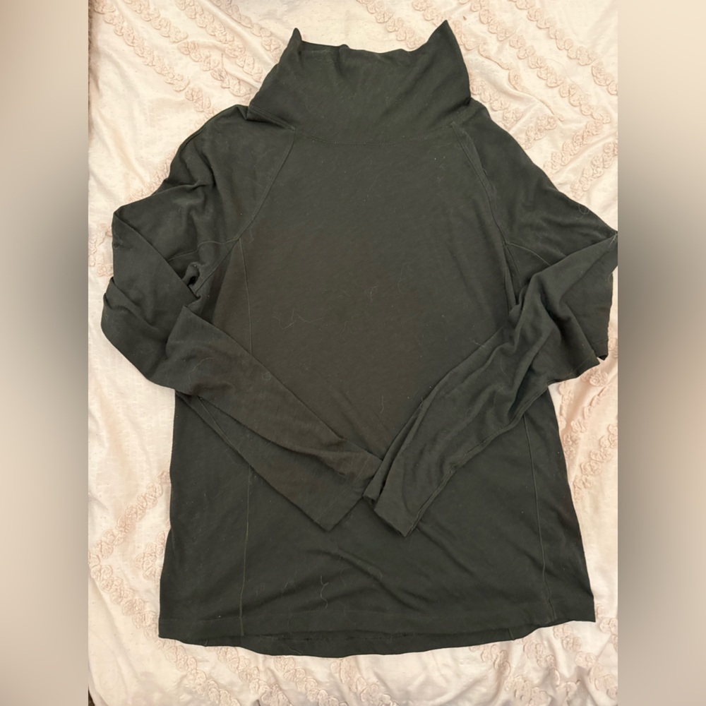 lululemon athletica Olive Long Sleeve Merino Wool Top